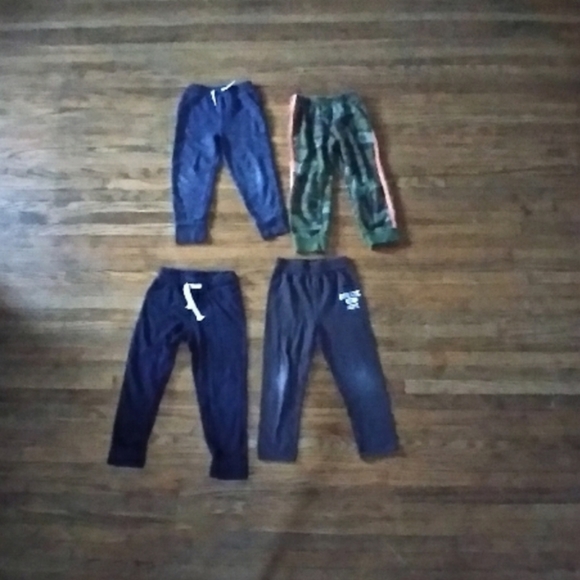 Boys pants joggers 4T - Picture 3 of 5